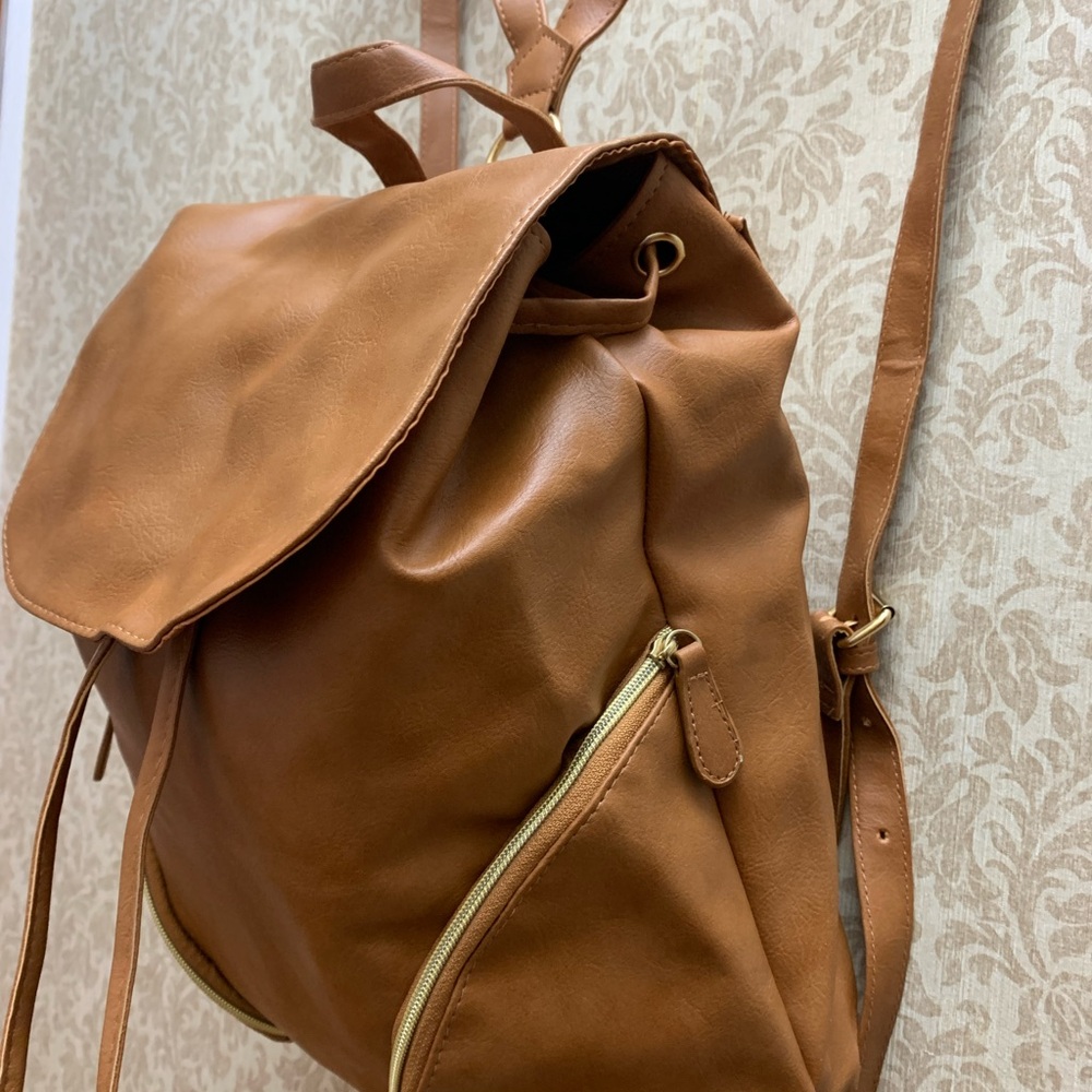 Elegant Tan Backpack - Picture 4 of 6